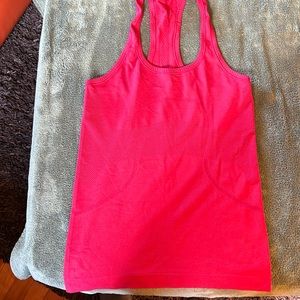 Lululemon Swiftly Tech Racerback- Christmas Red